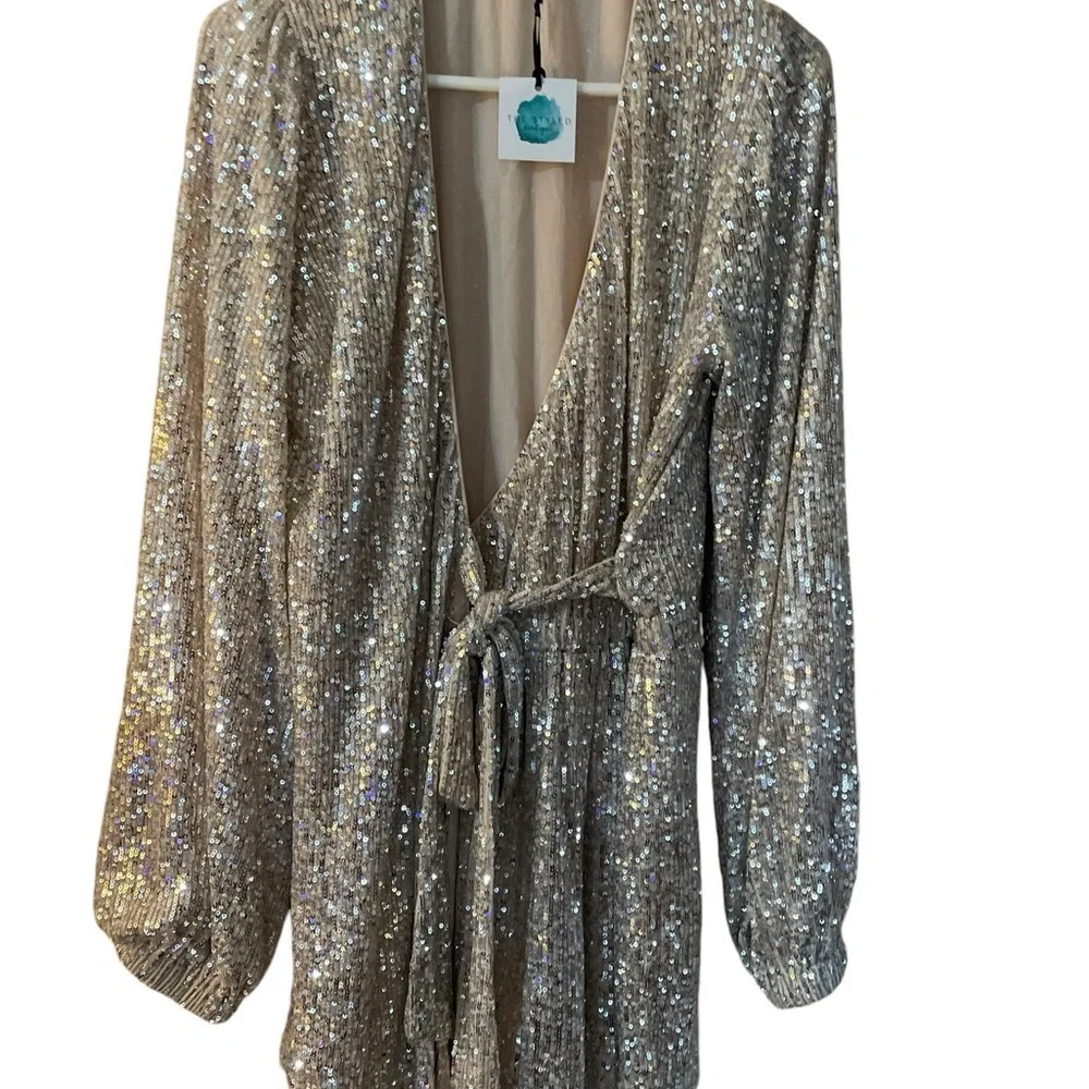 Lena Long Sleeve Sequin Romper
Endless Rose - Picture 3 of 13